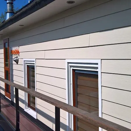 Botel Homeship 